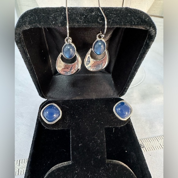 Blue and silver older style earrings - Picture 1 of 6